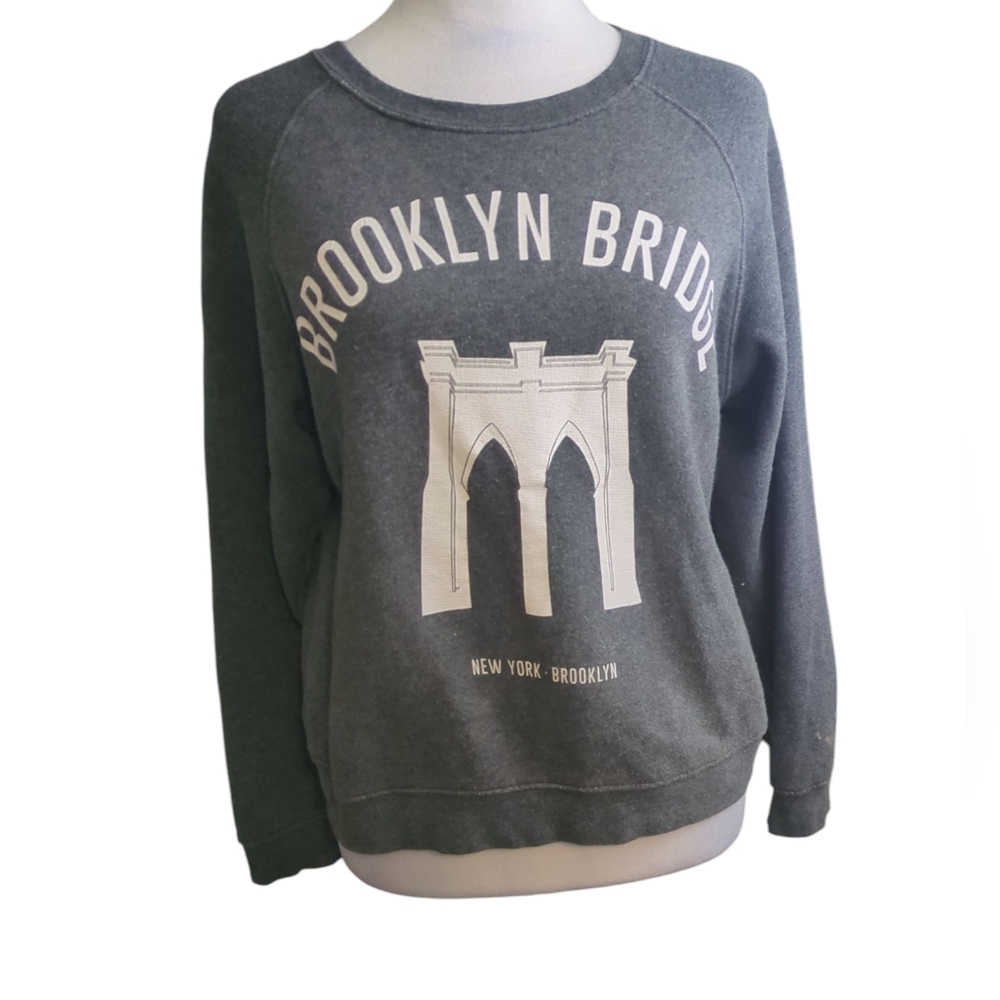 Forever 21 size S Brooklyn Bridge Graphic Sweatshirt